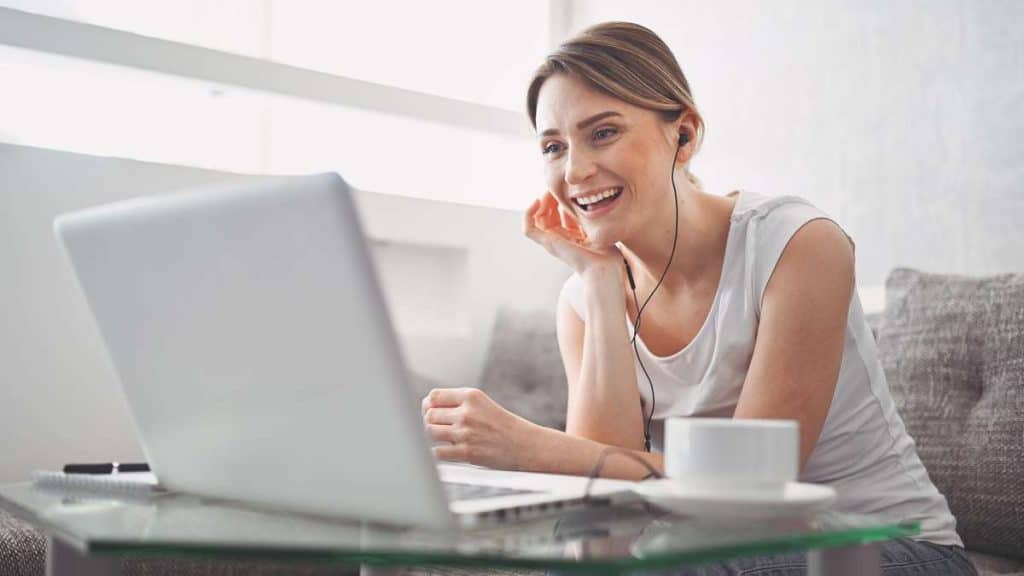 Facebook posts with music